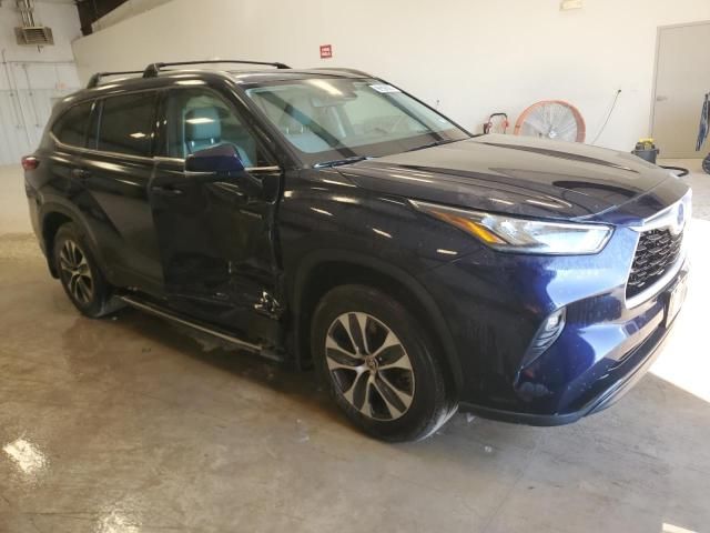 2020 Toyota Highlander Hybrid XLE