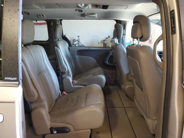 2013 Chrysler Town & Country Touring