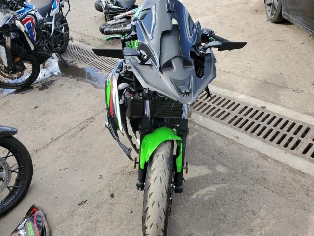 2022 Kawasaki EX650 M