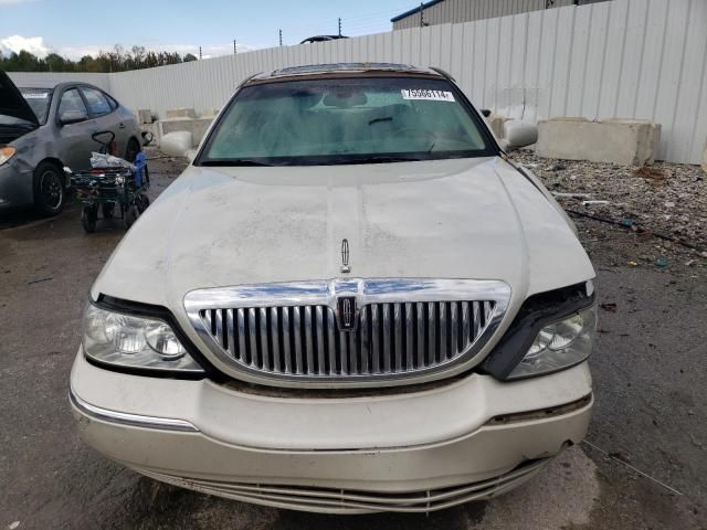 2004 Lincoln Town Car Ultimate