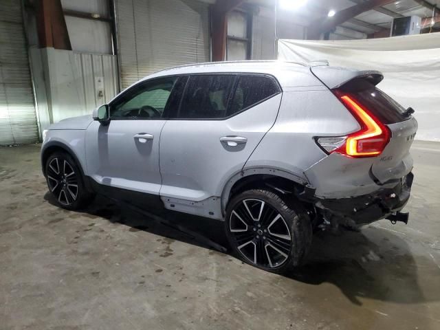 2020 Volvo XC40 T5 Momentum