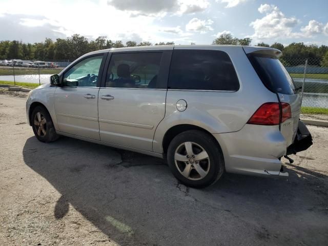 2010 Volkswagen Routan SE