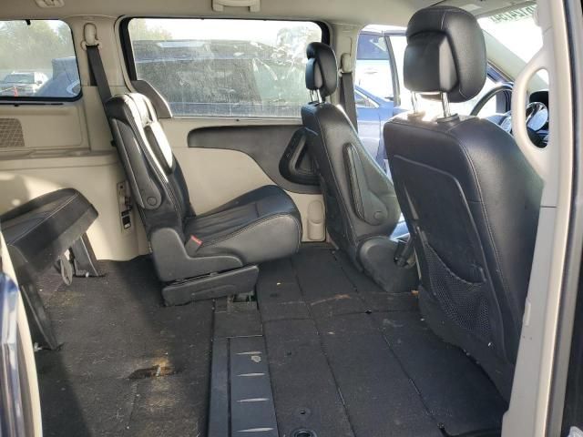 2014 Chrysler Town & Country Touring L