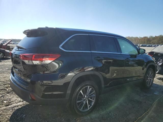 2019 Toyota Highlander SE