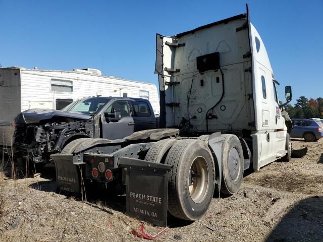 2019 Freightliner Cascadia 126