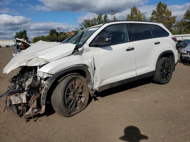 2019 Toyota Highlander SE