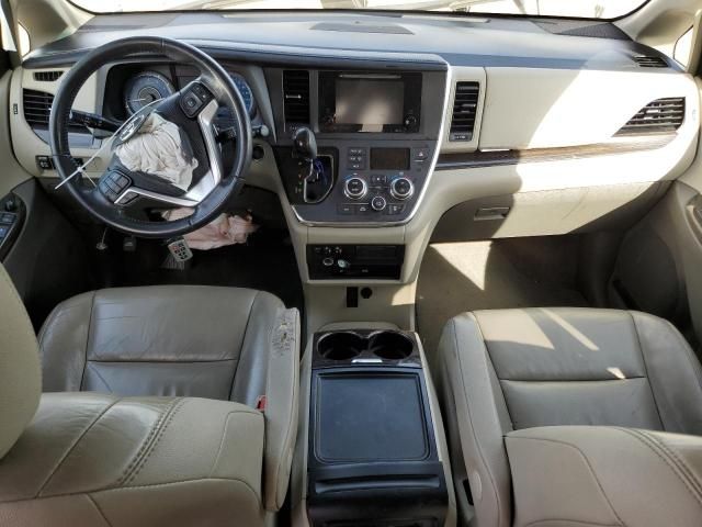 2016 Toyota Sienna XLE