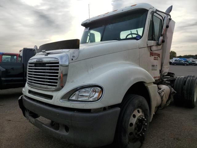 2004 Freightliner Conventional Columbia