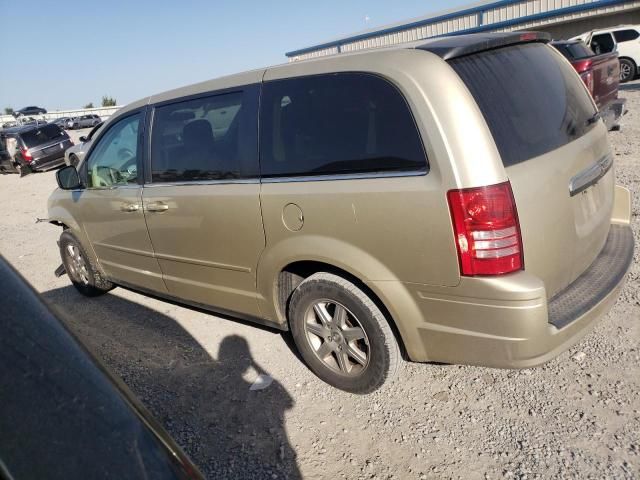 2010 Chrysler Town & Country LX