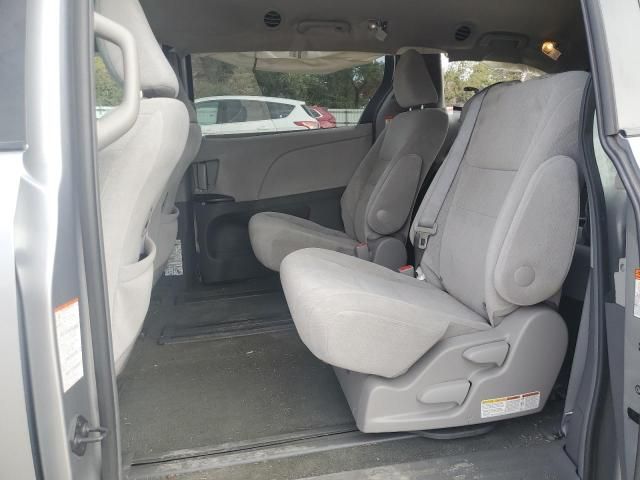 2015 Toyota Sienna LE