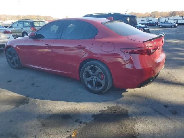 2018 Alfa Romeo Giulia Q4