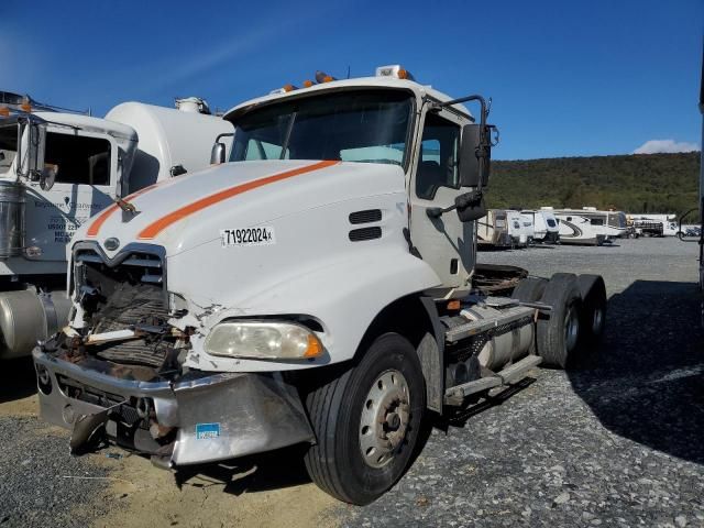 2010 Mack 600 CXU600