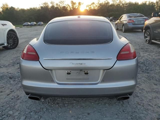 2011 Porsche Panamera 2