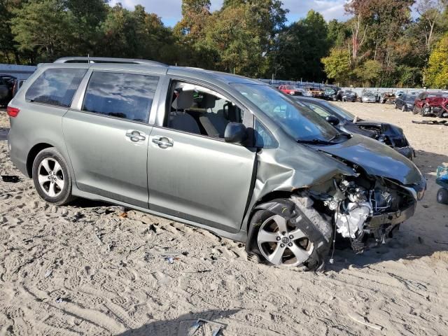 2020 Toyota Sienna LE