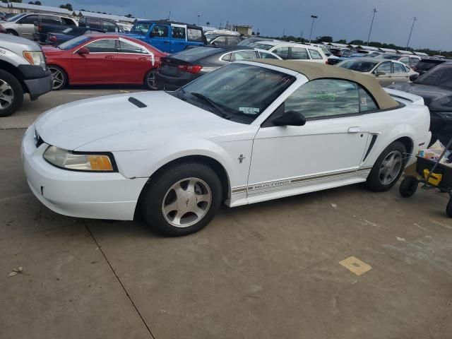 2000 Ford Mustang