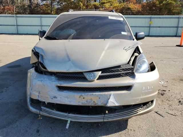 2004 Toyota Sienna CE