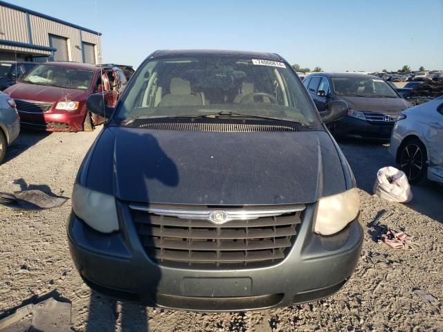 2006 Chrysler Town & Country LX