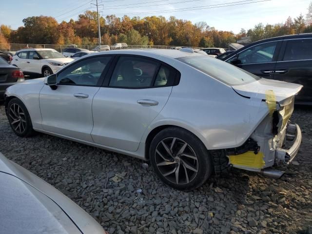 2020 Volvo S60 T5 Momentum