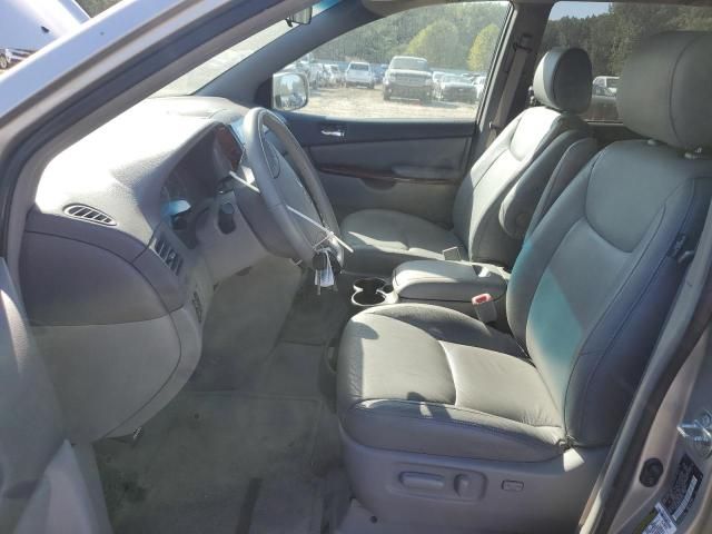 2005 Toyota Sienna XLE