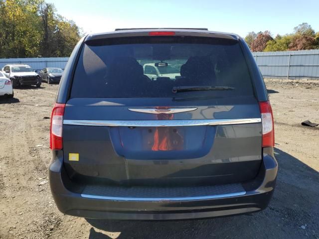 2014 Chrysler Town & Country Touring L