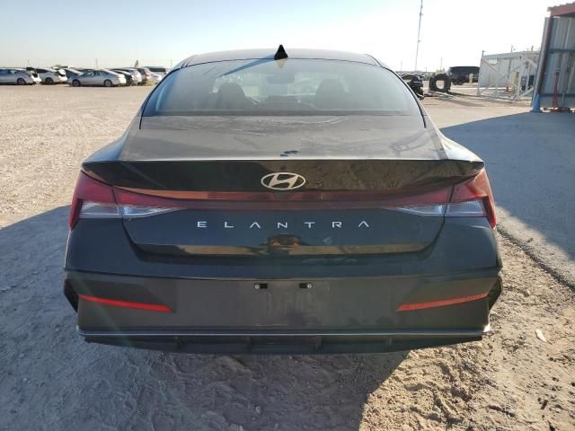 2024 Hyundai Elantra SE