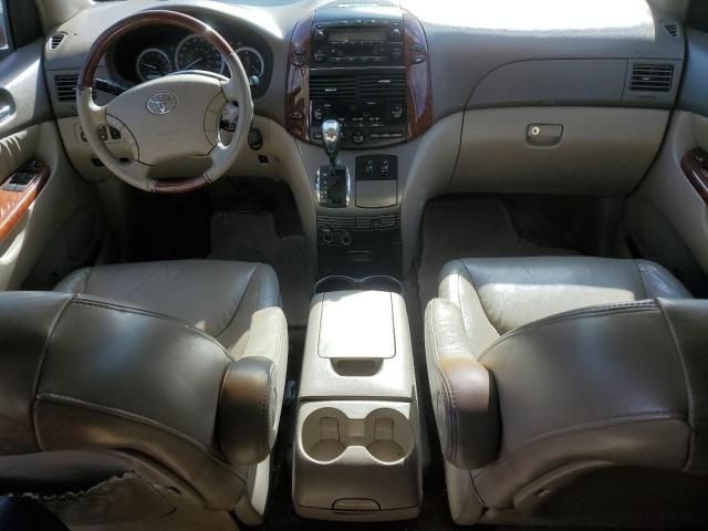 2005 Toyota Sienna XLE