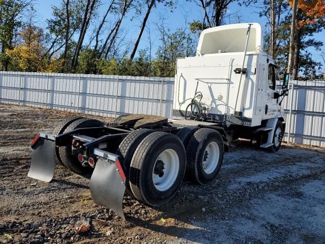 2014 Freightliner Cascadia 113