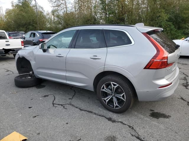 2022 Volvo XC60 B5 Momentum