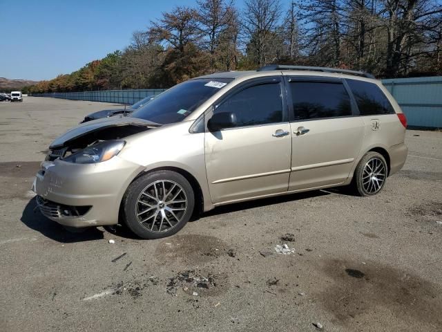 2004 Toyota Sienna CE