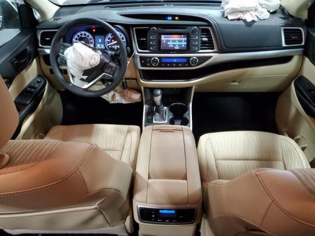 2015 Toyota Highlander LE