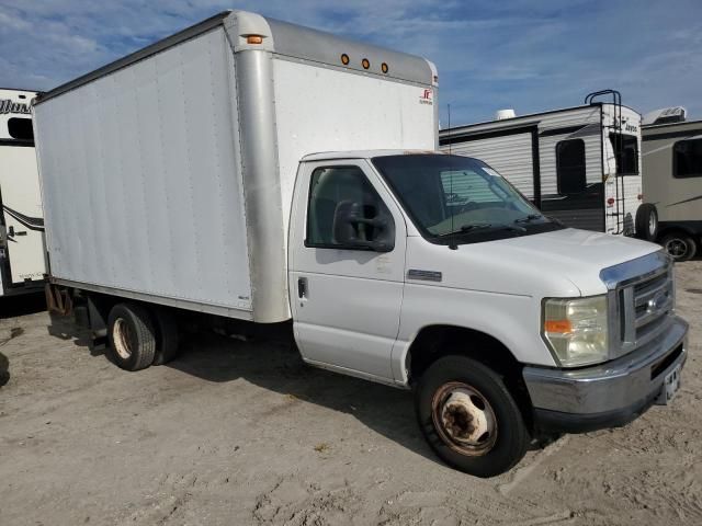 2008 Ford Econoline E350 Super Duty Cutaway Van