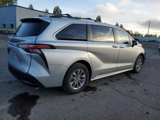 2021 Toyota Sienna XLE