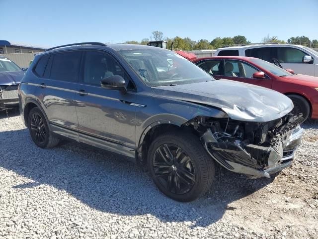 2022 Volkswagen Tiguan SE R-LINE Black