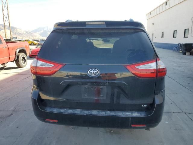 2017 Toyota Sienna LE