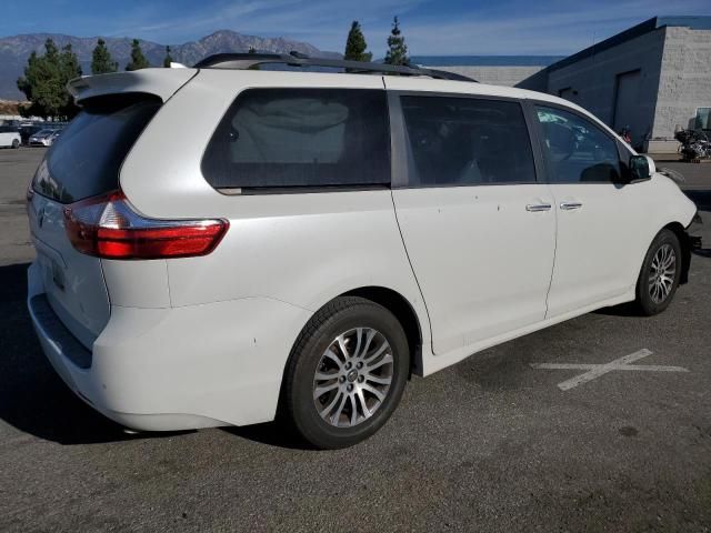 2018 Toyota Sienna XLE