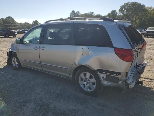 2005 Toyota Sienna XLE