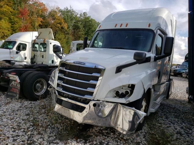 2019 Freightliner Cascadia 126