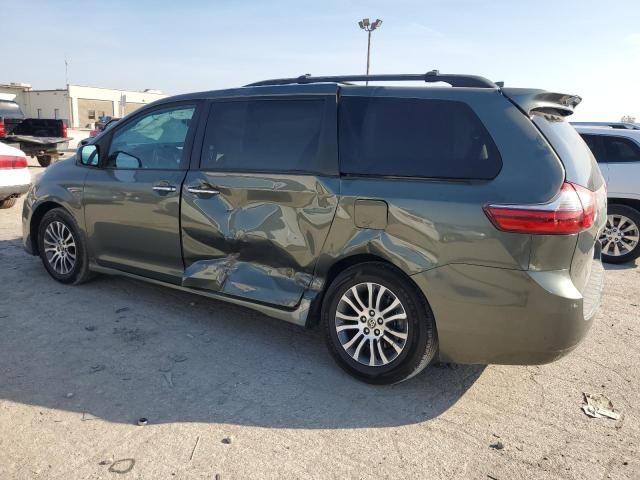 2020 Toyota Sienna XLE