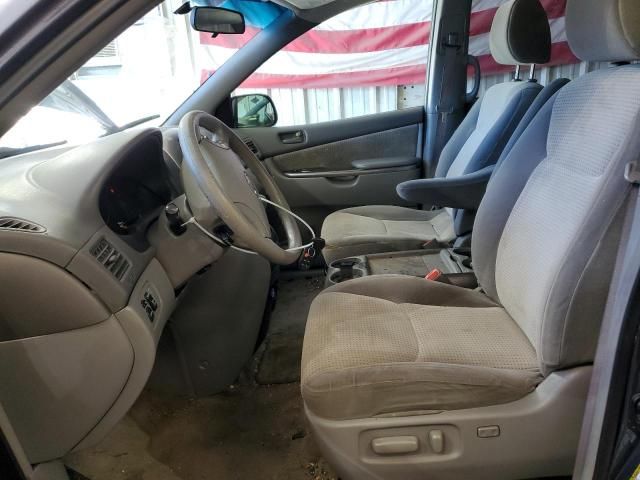 2009 Toyota Sienna CE