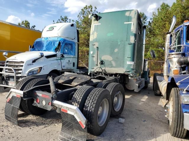 1996 Freightliner Conventional FLD120