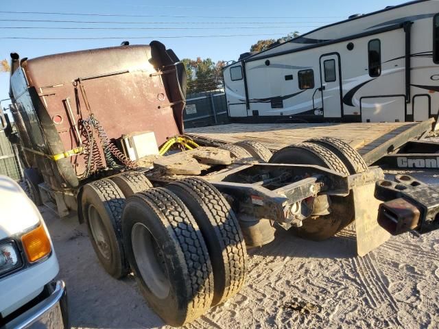 2001 Freightliner Conventional FLD120