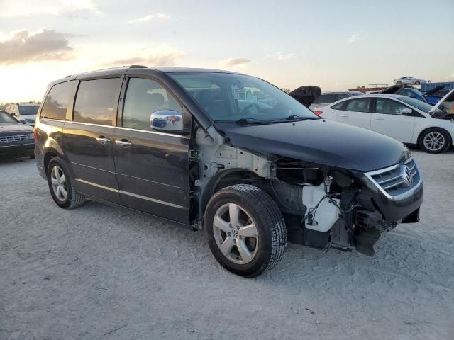 2013 Volkswagen Routan SEL Premium