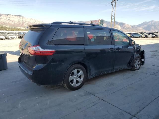 2017 Toyota Sienna LE