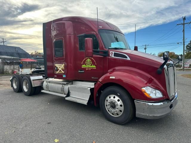 2015 Kenworth Construction T680