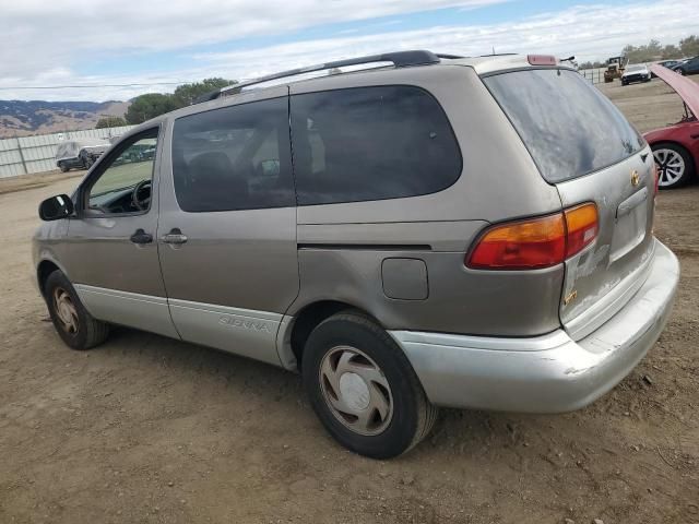 1999 Toyota Sienna LE