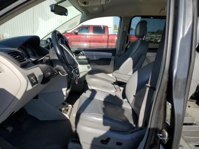 2012 Volkswagen Routan SE