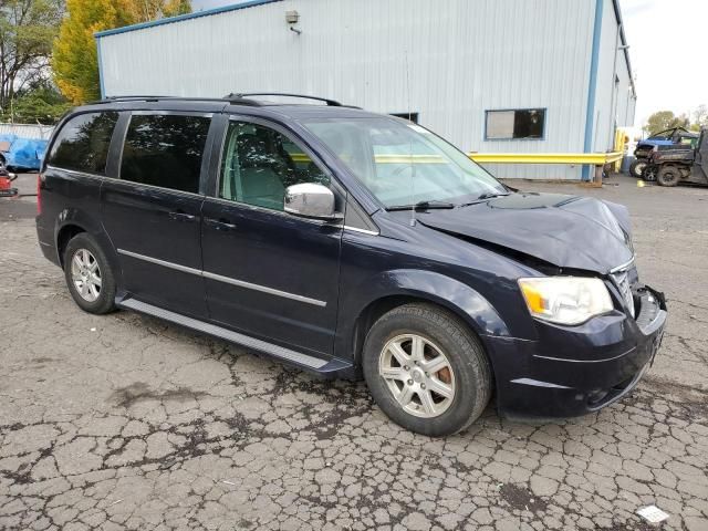 2010 Chrysler Town & Country Touring