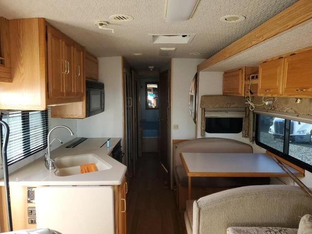 2002 Winnebago 2002 Workhorse Custom Chassis Motorhome Chassis W2