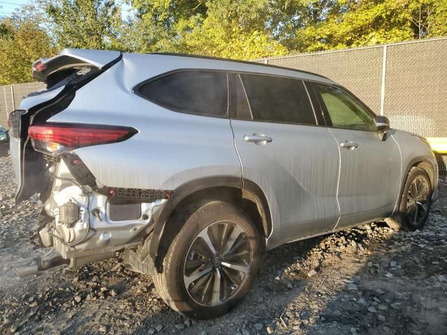 2022 Toyota Highlander XSE