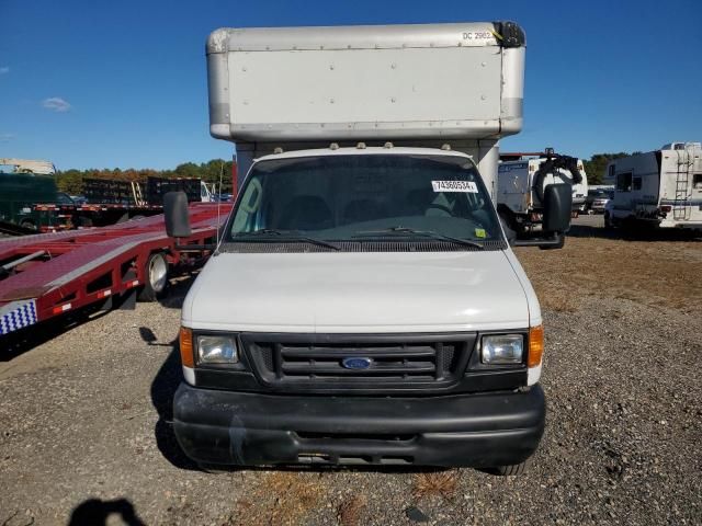 2006 Ford Econoline E450 Super Duty Cutaway Van